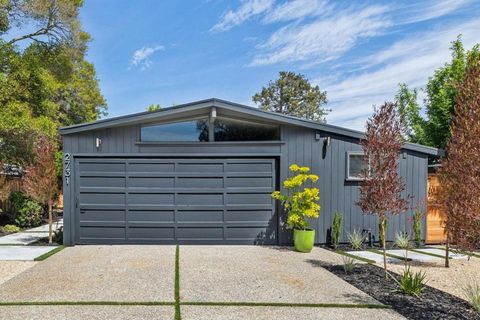 Photo of 2731 Greer Road, Palo Alto, CA 94303 (MLS # ML82044227)