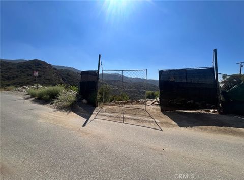 Photo of 9344 Reverie Rd, Tujunga, CA 91042 (MLS # GD25230545) Photo of 9344 Reverie Rd, Tujunga, CA 91042 (MLS # GD25230545)