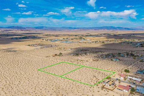 Photo of 1234 Skyview Lane, 29 Palms, CA 92277 (MLS # JT25094425)
