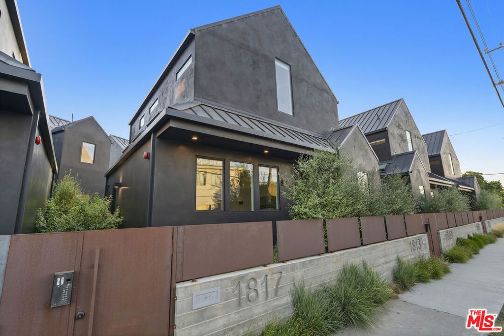 Photo of 1817 Penmar Avenue, Venice, CA 90291 (MLS # 25603551)