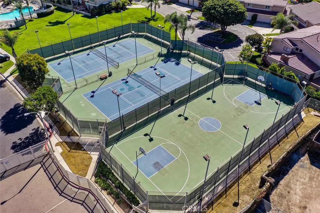 7946 Waterfall Circle