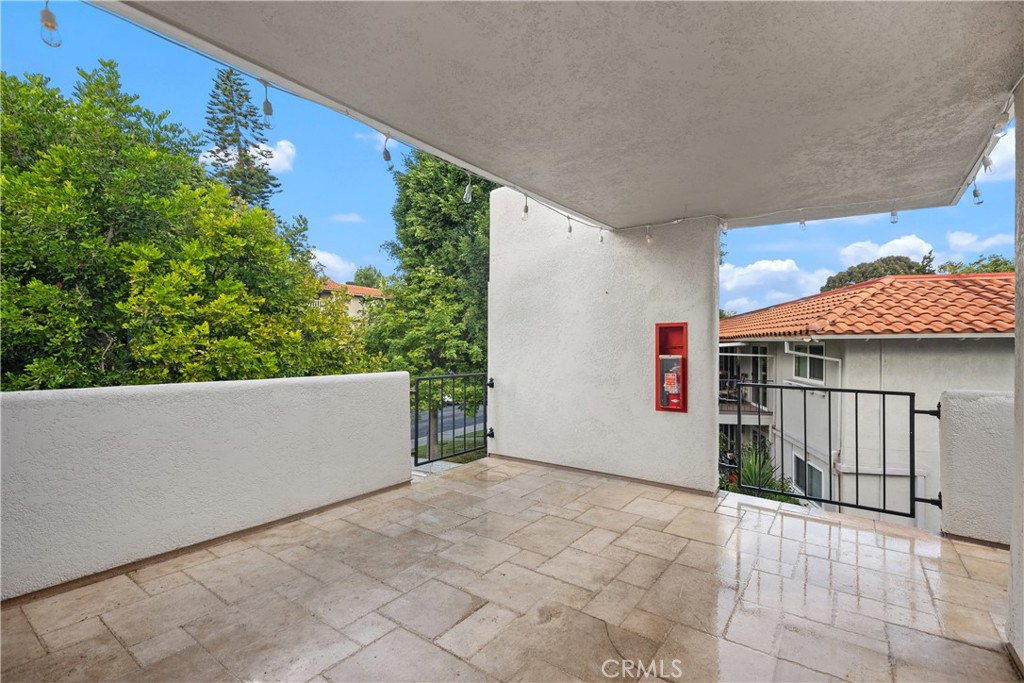 2328 Via Mariposa West Q