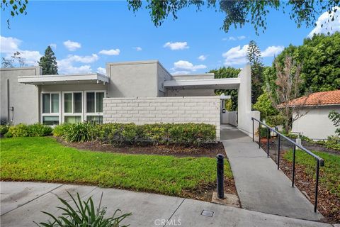 Photo of 2328 Via Mariposa West #Q, Laguna Woods, CA 92637 (MLS # OC25241293)
