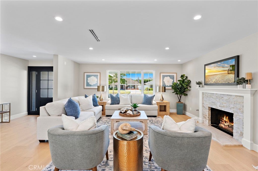 9072 Niguel Circle