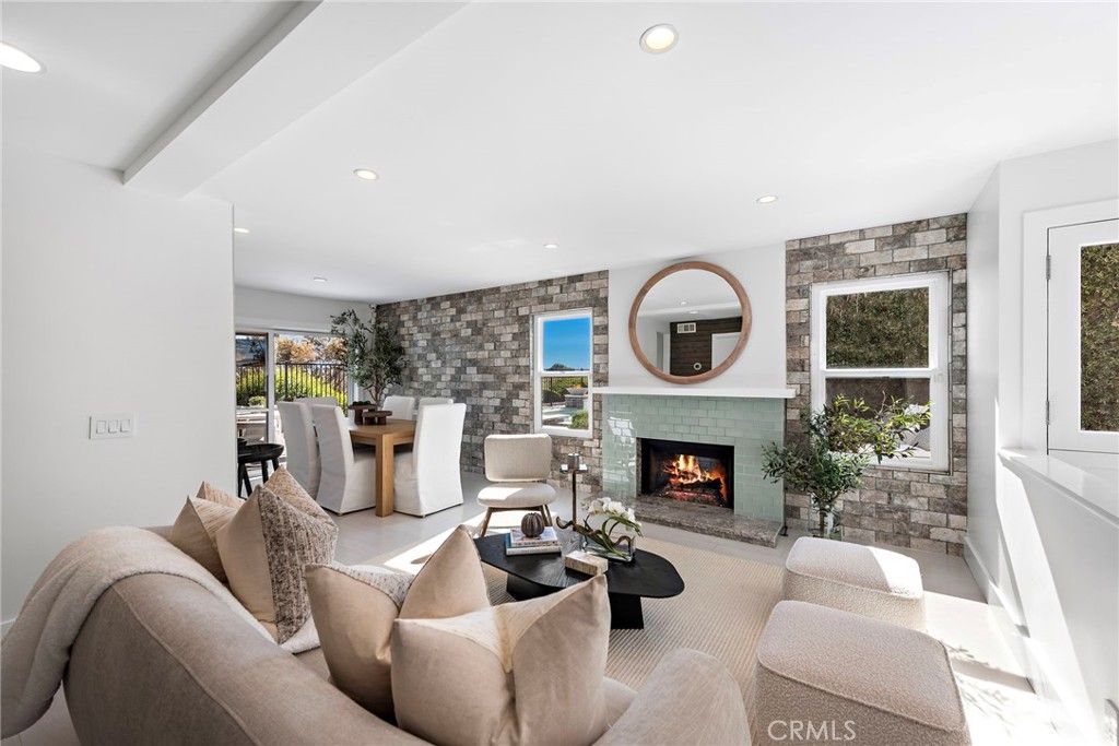 listing image 130724378028037294704