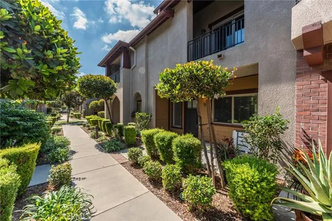707 S Azusa Avenue Unit B, Azusa, CA 91702 - MLS#: CV25199195