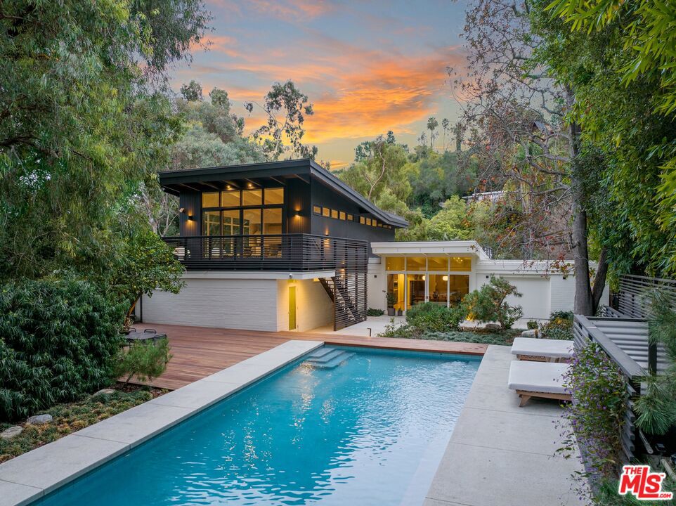 Properties 3 2179 Mandeville Canyon Road