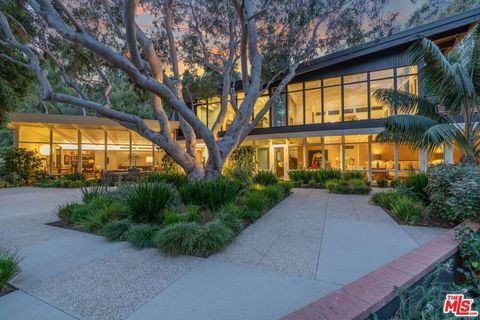 2179 Mandeville Canyon Road Los Angeles CA 90049