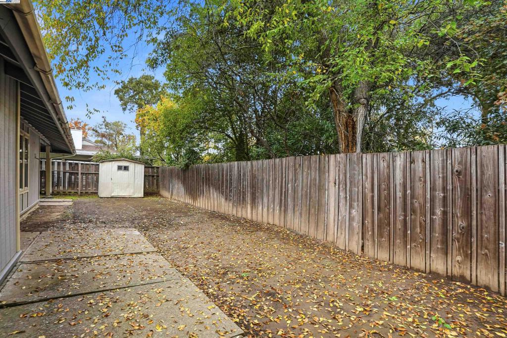 SUMMITRIGE - Residential Lease