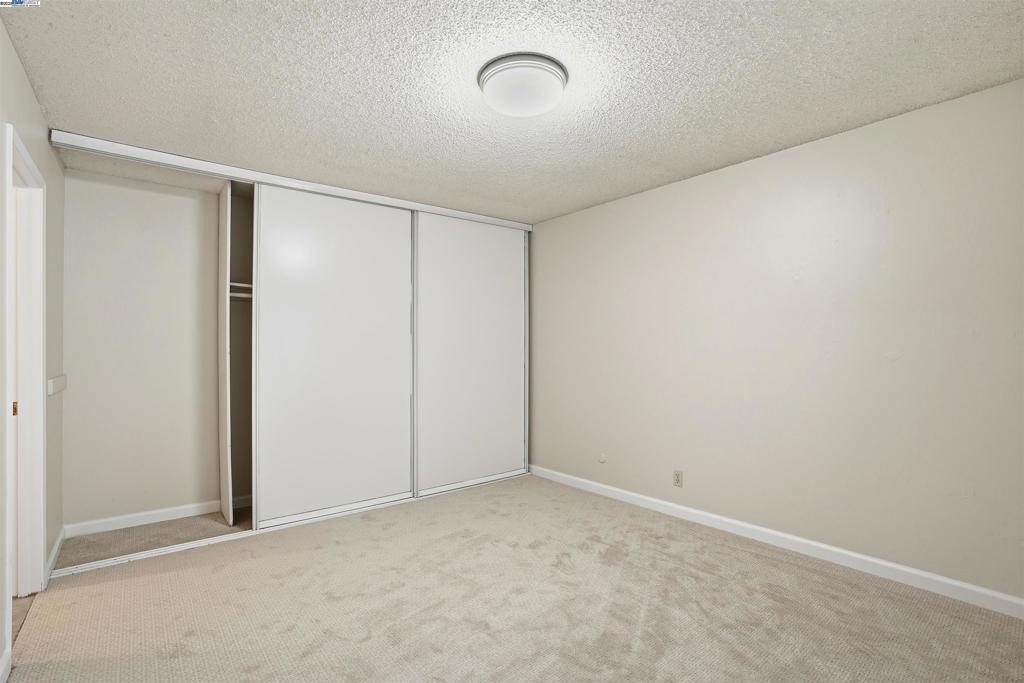 SUMMITRIGE - Residential Lease