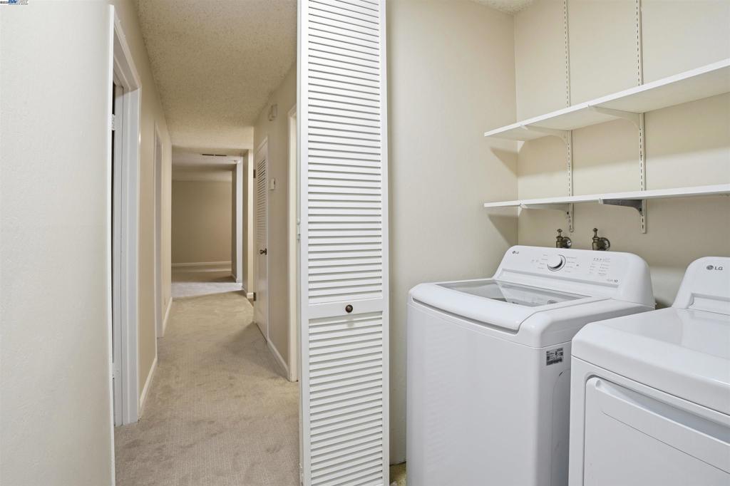 SUMMITRIGE - Residential Lease