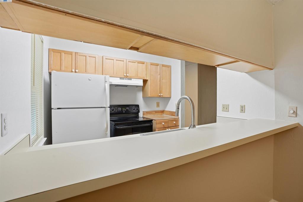 SUMMITRIGE - Residential Lease