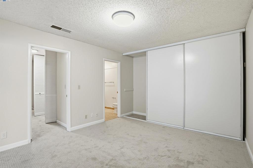 SUMMITRIGE - Residential Lease