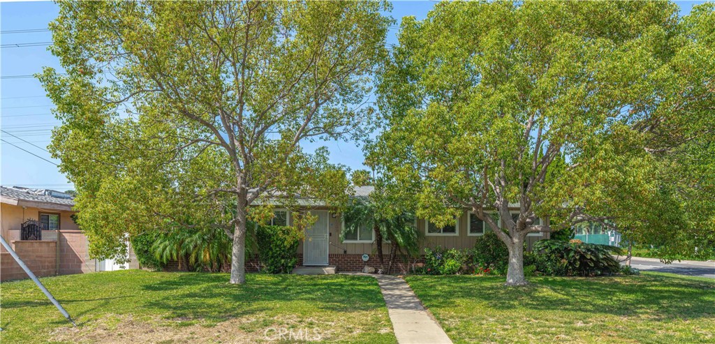 1203 W Laster Avenue