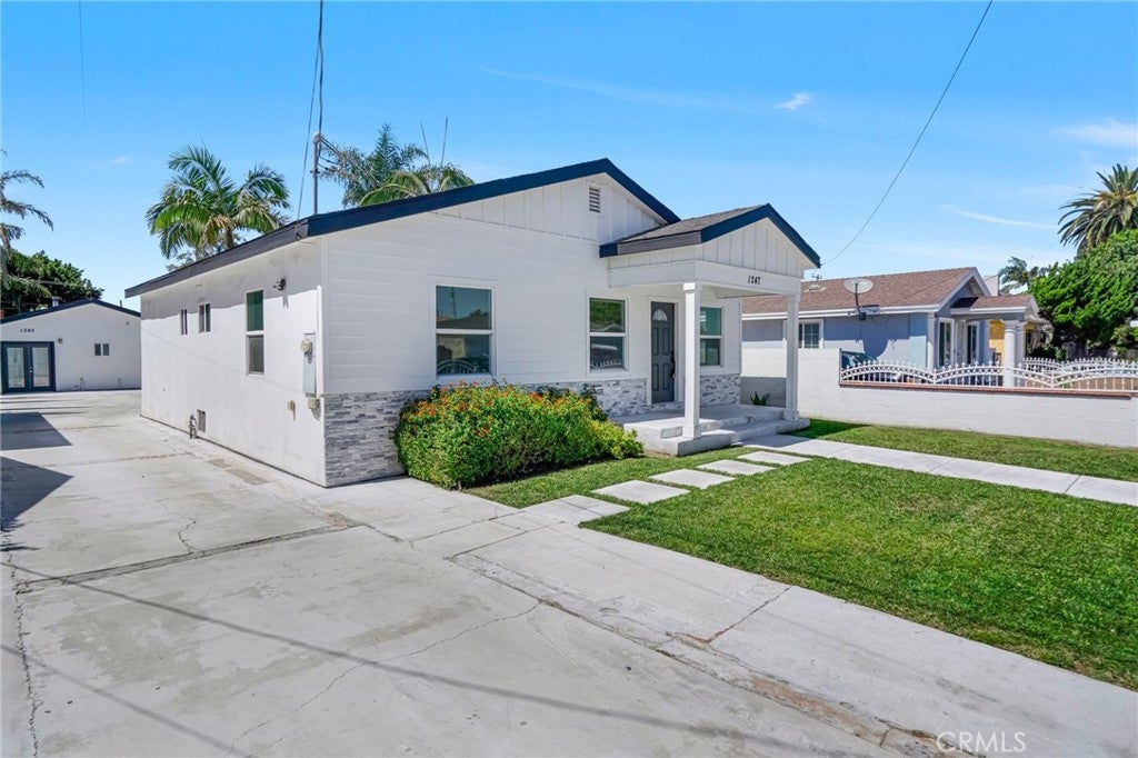 1247 N Neptune Avenue, Wilmington CA 90744