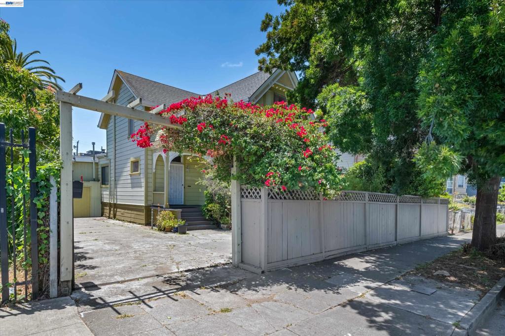 663 25TH Street St, Oakland CA 94612