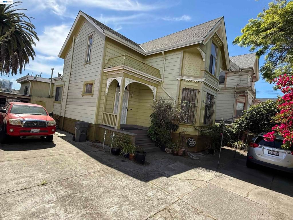 Photo of 663 25TH Street St, Oakland, CA 94612 (MLS # 41128944)