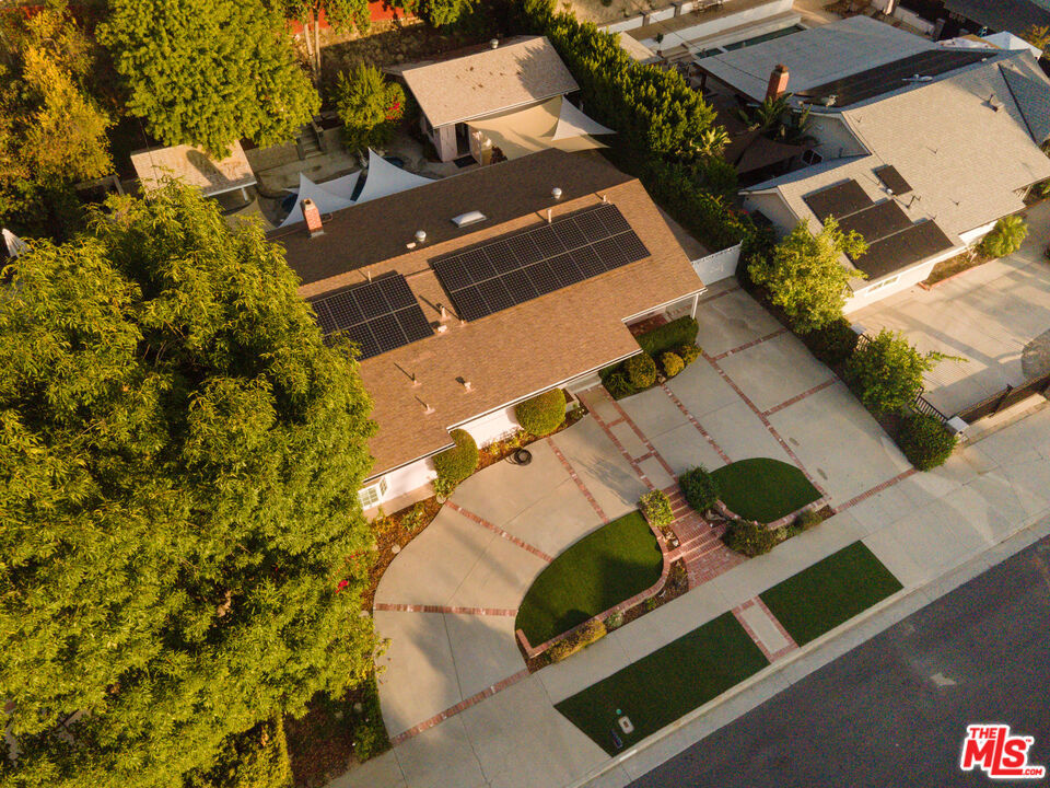 8510 Capistrano Avenue