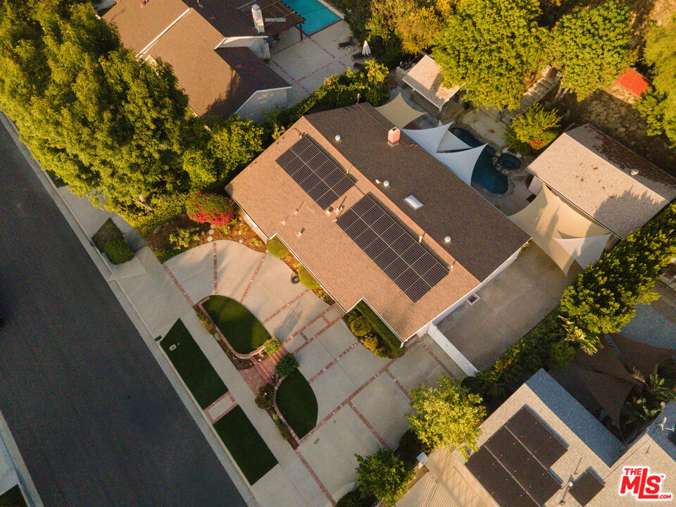 8510 Capistrano Avenue