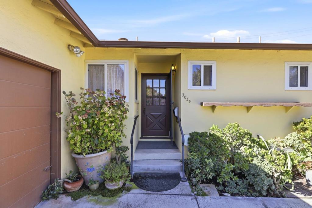 3039 Seyferth Way
