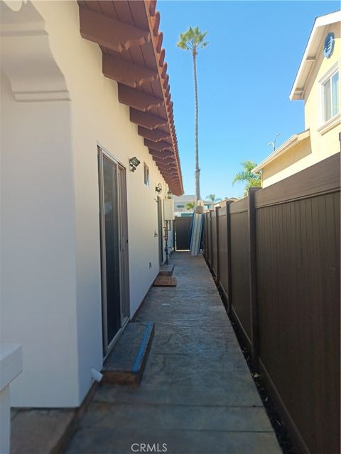 Tiny photo for 2257 Pierpont Blvd, Ventura, CA 93001 (MLS # AR26049555)