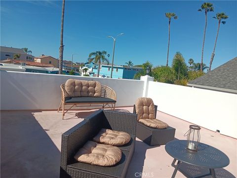 Tiny photo for 2257 Pierpont Blvd, Ventura, CA 93001 (MLS # AR26049555)