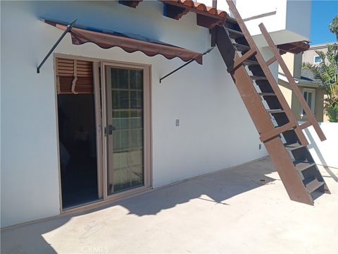 Tiny photo for 2257 Pierpont Blvd, Ventura, CA 93001 (MLS # AR26049555)