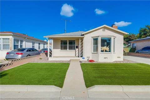 Photo of 2709 E Van Buren St, Long Beach, CA 90810 (MLS # DW26047630)