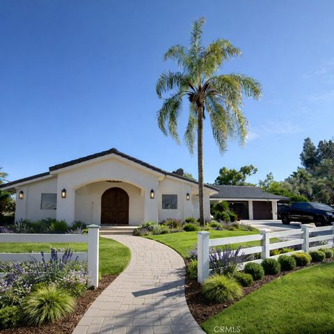 Photo of 30716 E Sunset Drive S, Redlands, CA 92373 (MLS # OC26005213)