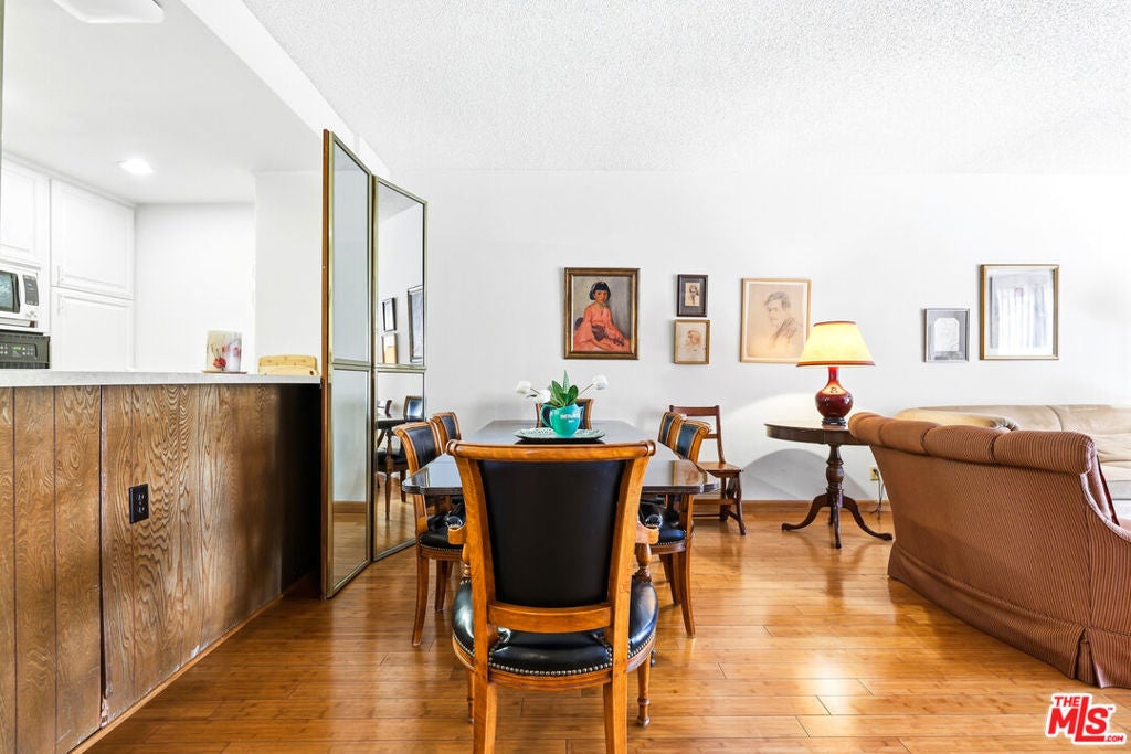104 S Hayworth Avenue 101