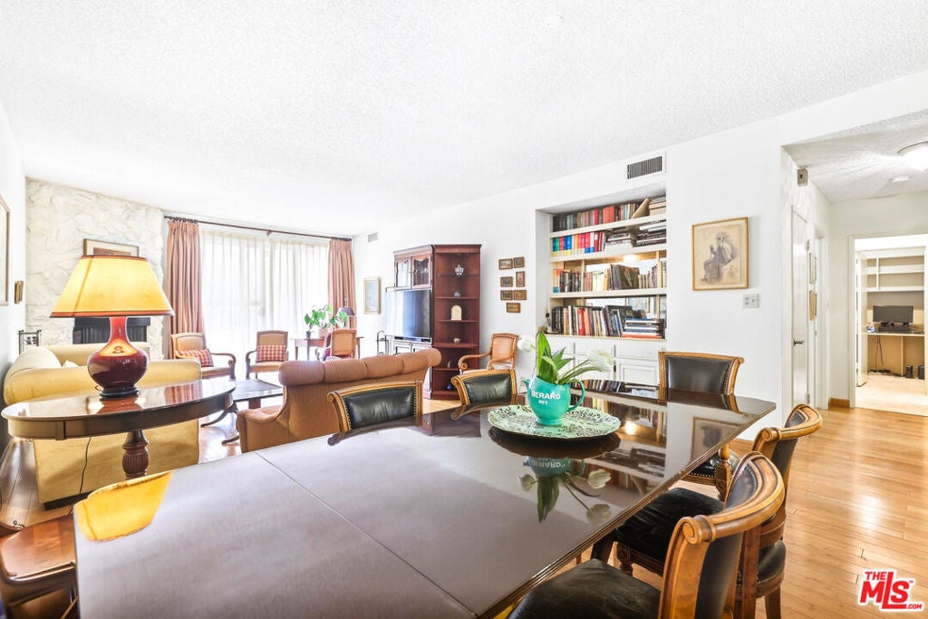 104 S Hayworth Avenue 101