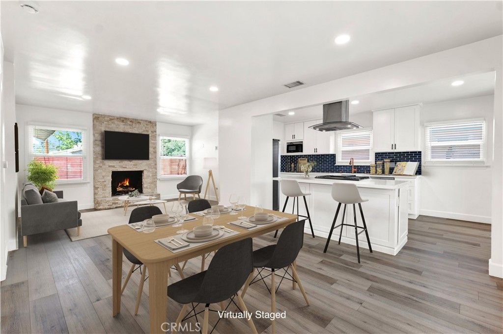 Photo of 7517 Louise Avenue, Lake Balboa, CA 91406 (MLS # SR25248899)