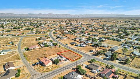 Photo of 20525 AIRWAY Boulevard, California City, CA 93505 (MLS # HD25275461)