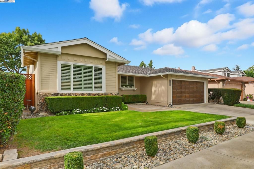 Photo of 3155 Mackenzie Pl Pl, Fremont, CA 94536 (MLS # 41115611)
