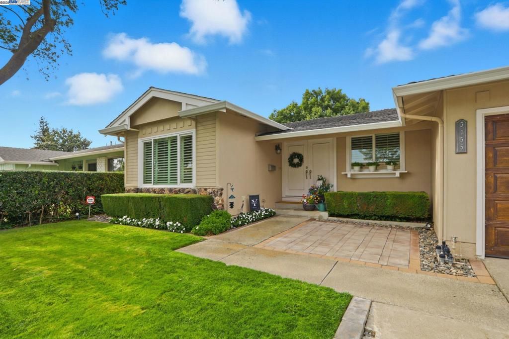 Photo of 3155 Mackenzie Pl Pl, Fremont, CA 94536 (MLS # 41115611)