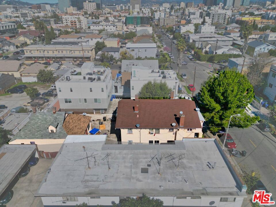 1215 Fedora Street