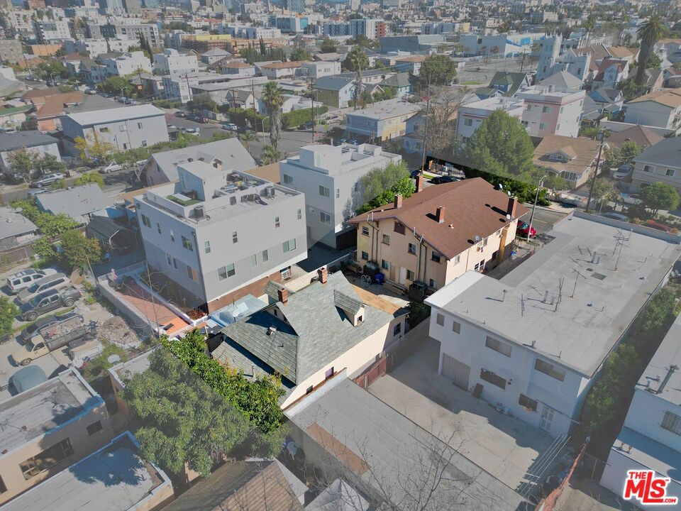 1215 Fedora Street