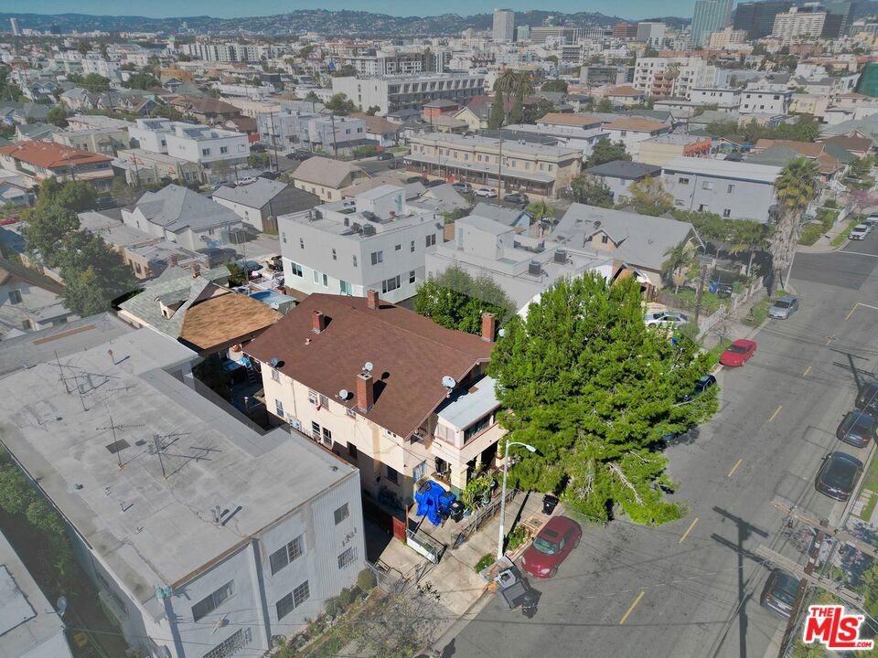 1215 Fedora Street