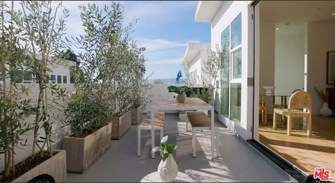 Tiny photo for 857 1/2 Hyperion Avenue, Los Angeles, CA 90029 (MLS # 26659771)