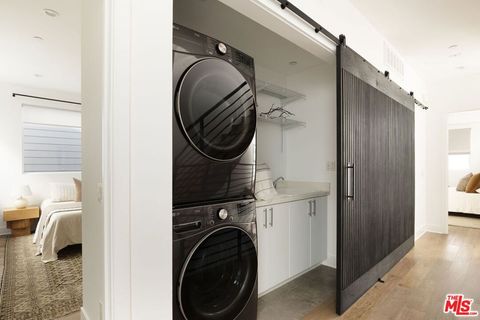 Tiny photo for 857 1/2 Hyperion Avenue, Los Angeles, CA 90029 (MLS # 26659771)