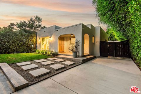 Photo of 8717 Dorrington Avenue, West Hollywood, CA 90048 (MLS # 25606247)