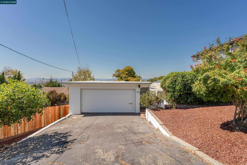 1519 Bayo Vista Ave