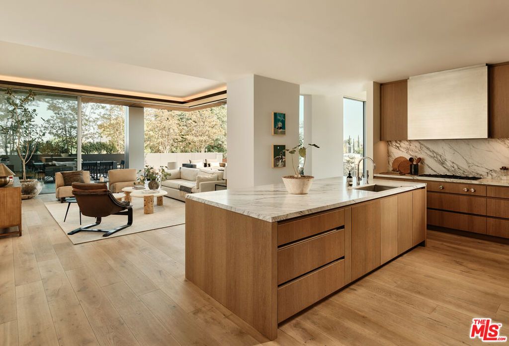 Photo of 8899 Beverly Boulevard #4D, Los Angeles, CA 90048 (MLS # 25592757)