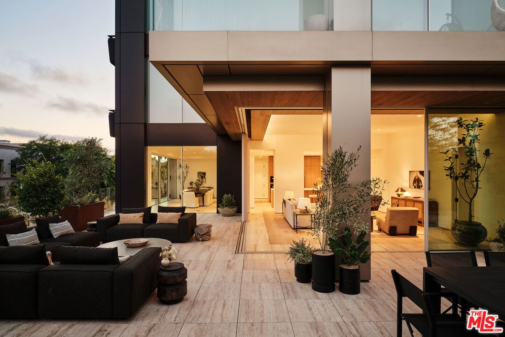Photo of 8899 Beverly Boulevard #4D, Los Angeles, CA 90048 (MLS # 25592757)
