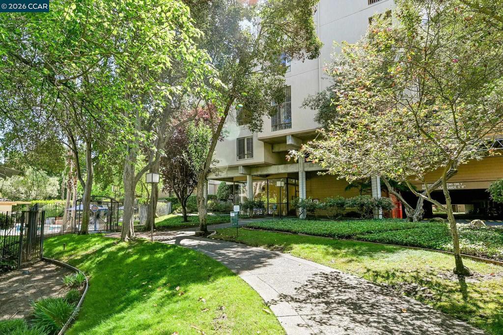 360 N Civic Dr 204