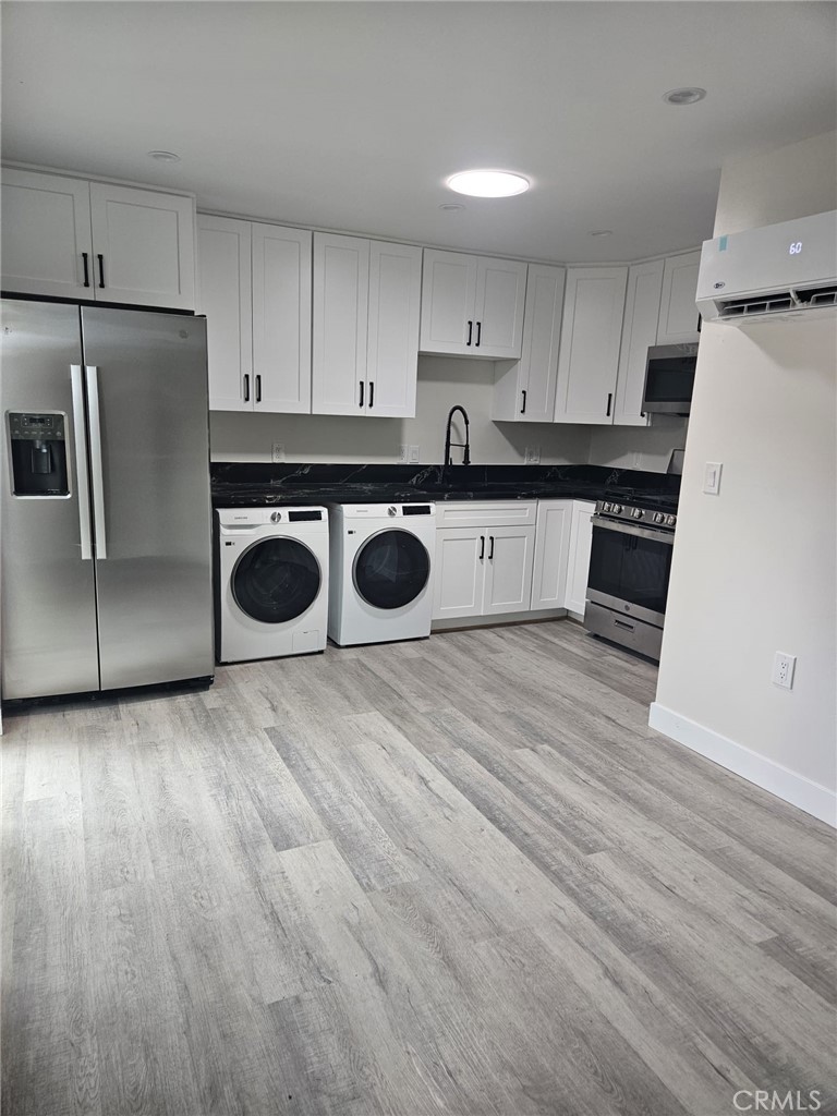 Brand-New Freestanding 1-Bedroom Home – A short distance from the Beach
Enjoy the privacy of a single standing, detached unit that feels like a single family home. Just two blocks from the beach and Second Street’s lively restaurants, shops, and nightlife.
This newly built 1-bedroom unit comes fully equipped with all new appliances, including a refrigerator, stove, microwave, and in-unit washer & dryer. The modern kitchen is finished with quartz countertops, and the home features stylish laminate flooring throughout. For comfort, there are two mini-split systems—one in the living room and one in the bedroom.
A sliding glass door opens to your own covered outdoor patio area, perfect for relaxing, outdoor dining, or barbecuing.
The unit has private entry access from both the front of the property and the back alley, adding convenience and flexibility.
Utilities: Tenant pays for water (separately metered), gas, and electricity.
Located in a chic and highly desirable neighborhood, you’ll enjoy beautiful weather, easy marina access, and the best of beachside living in a happening, central location.