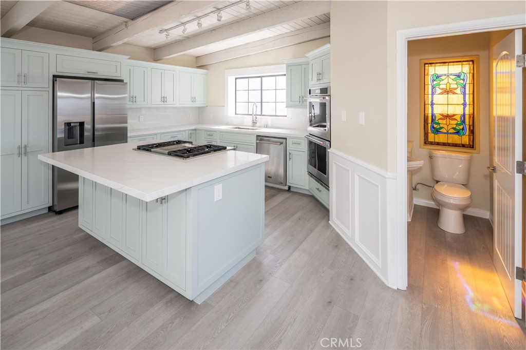 Properties 2 434 Manhattan Avenue
