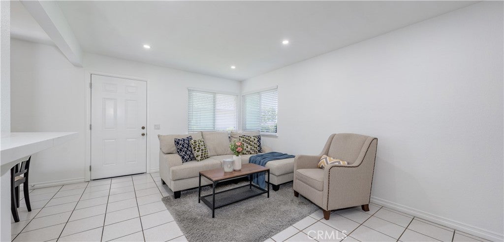 1009 S Mantle 138B