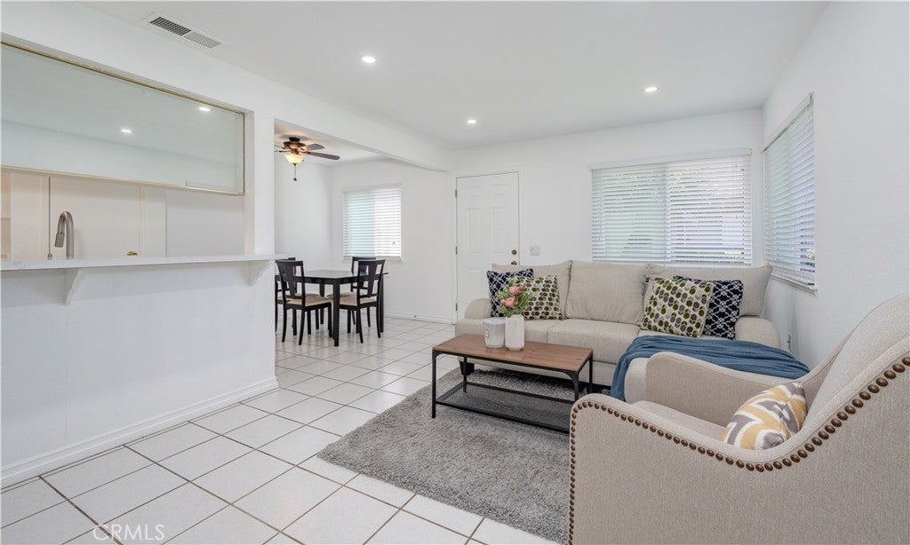 1009 S Mantle 138B