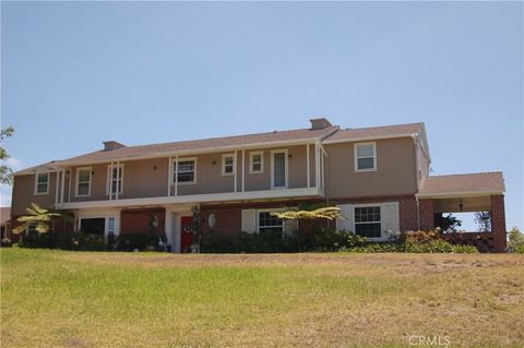Photo of 13978 Summit Drive, Whittier, CA 90602 (MLS # SR26152865)